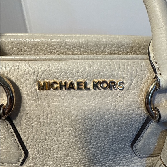 Michael Kors White Leathe Bag with Tassel - Picture 7 of 7